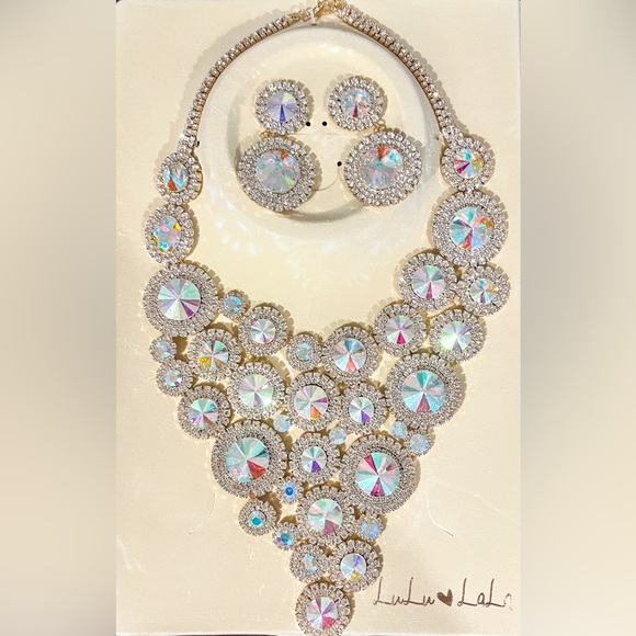 Callie LaLa Land: Iridescent Bling Encrusted Earring Statement Bib Necklace Set - Picture 8 of 10